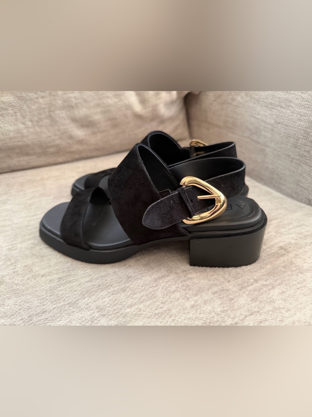 Aerosoles Dantay Black Suede Strappy Ankle Strap Gold Buckle Sandals Size 8M